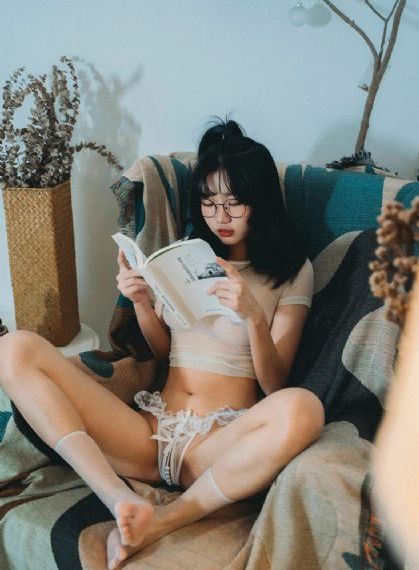 亚洲啪啪制服丝袜美腿丝袜控_4K在线观看视频