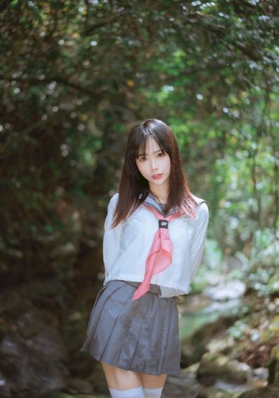 亚洲嫩模一区_720全集在线观看